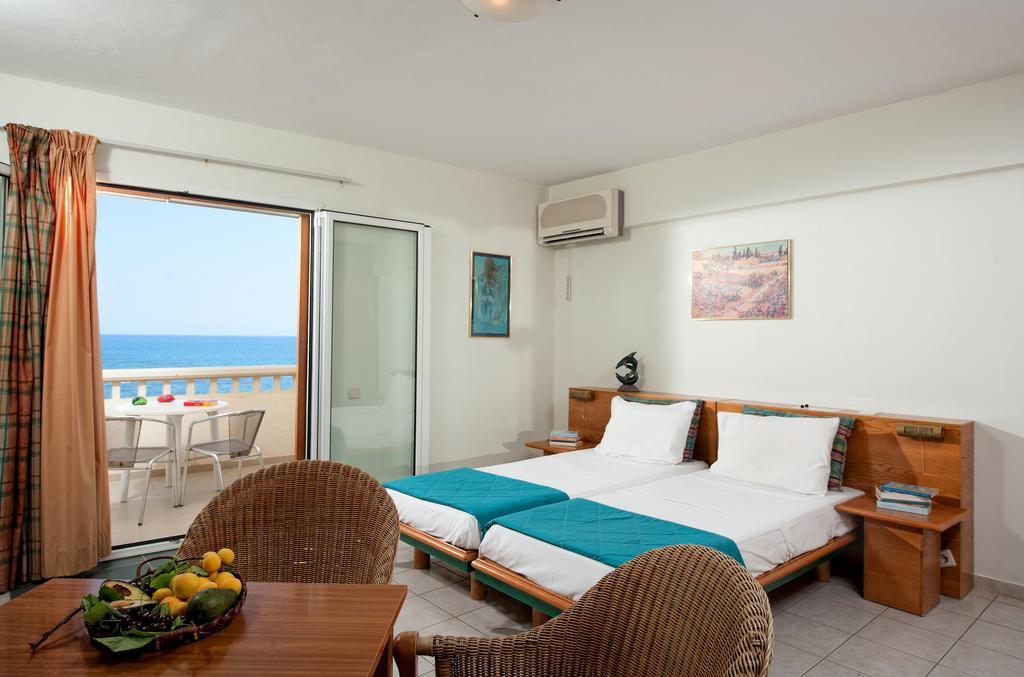 הרסוניסוס Andromeda Apartments & Studios חדר תמונה