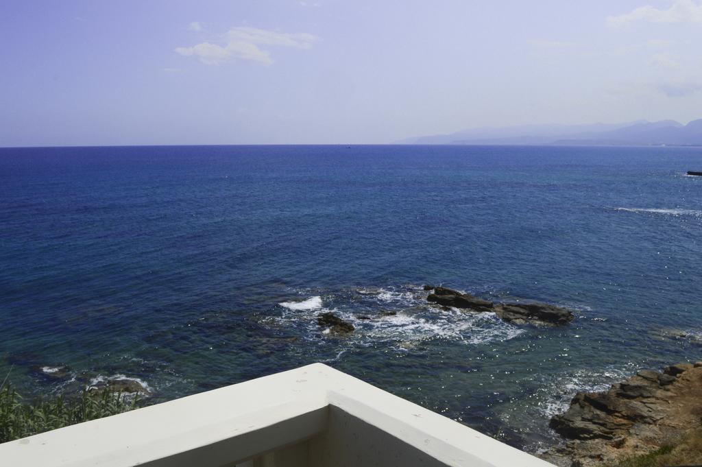 הרסוניסוס Andromeda Apartments & Studios מראה חיצוני תמונה