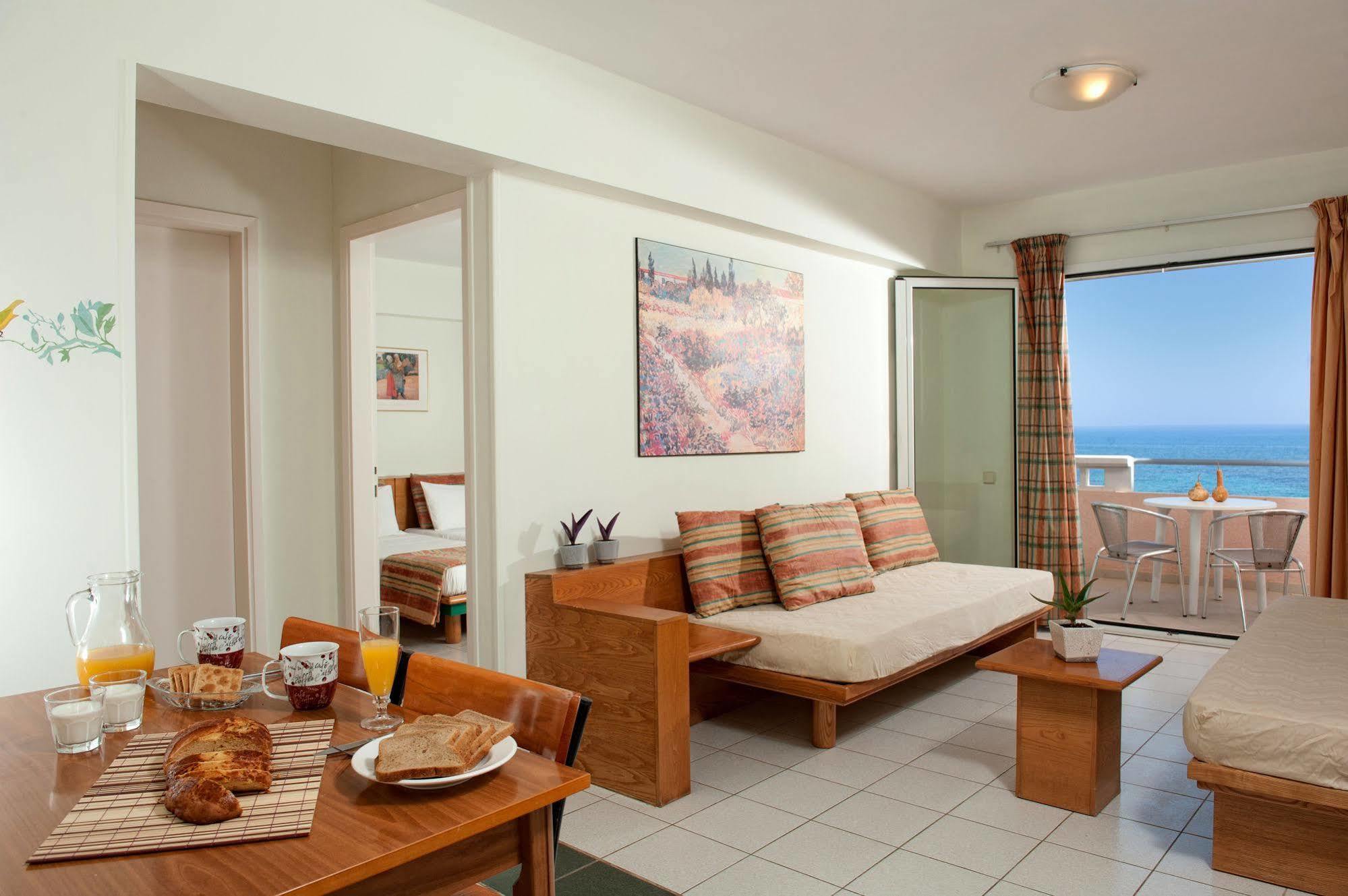 הרסוניסוס Andromeda Apartments & Studios מראה חיצוני תמונה